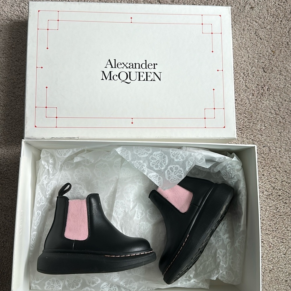 Kids boots